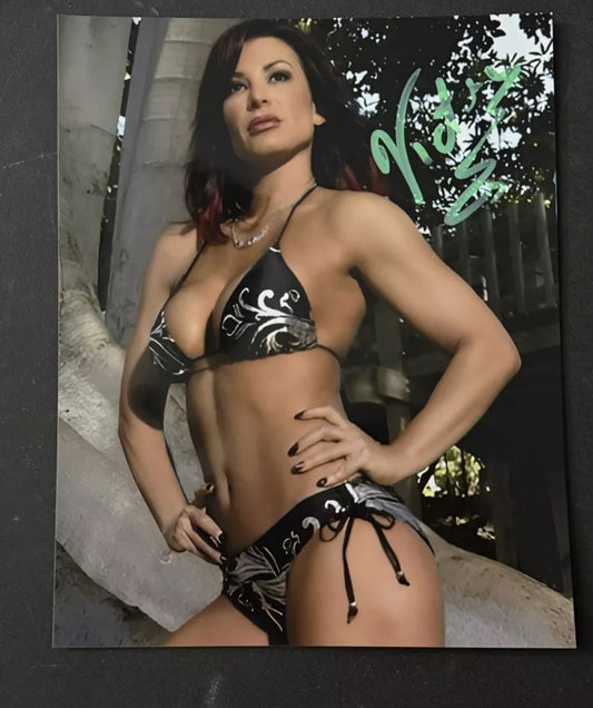 Lisa Marie Varon Sgned 8x10 photo